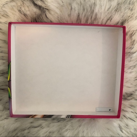 Ed Hardy empty box - Picture 5 of 7